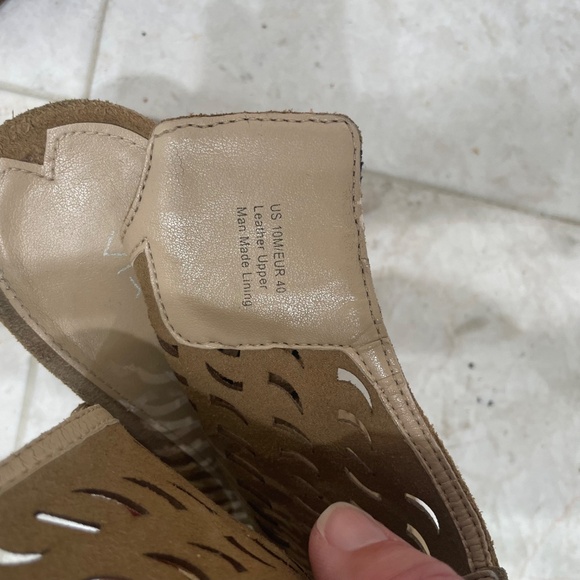 VIA SPIGA {10} Tan Wedge Shoes Peep Toe Laser Cut-out Design - Picture 10 of 14